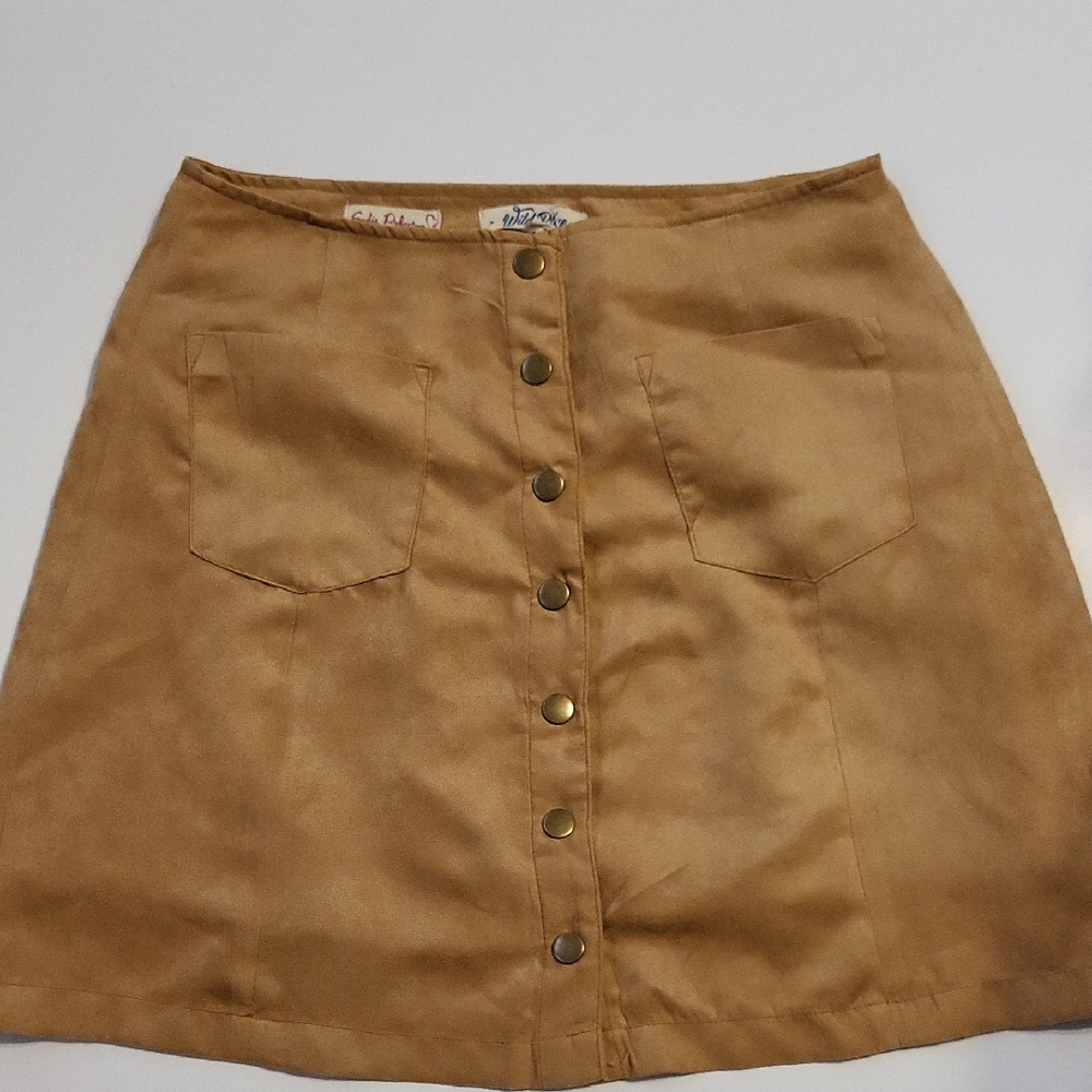 Stylish Tan Button-Front Mini Skirt From Wild Blue's Sadie Robertson Collection